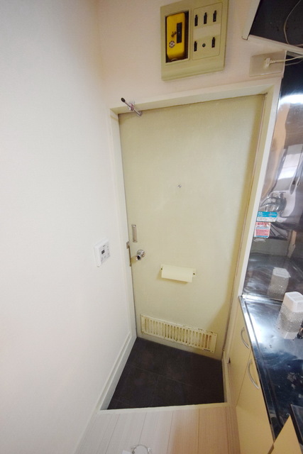 玄関　～行ってきまーす～