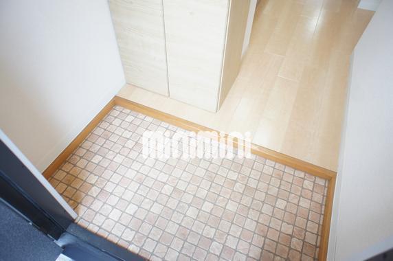 玄関　下駄箱もあります。