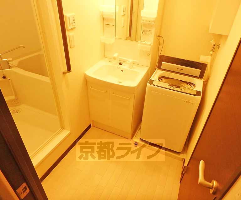 洗面設備　朝の支度はこちらでどうぞ