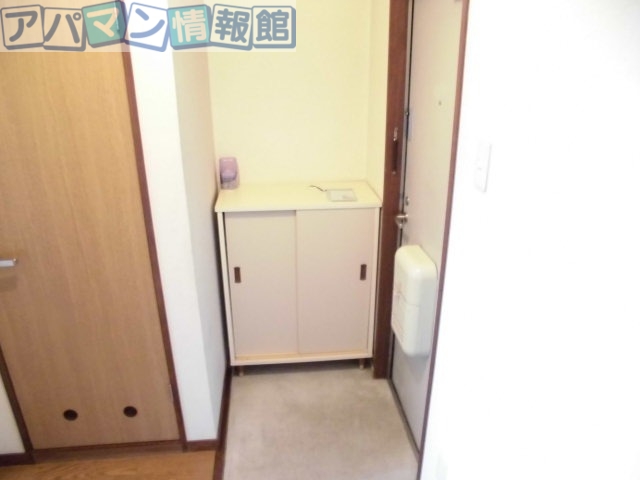 玄関　※別号室のお写真になります