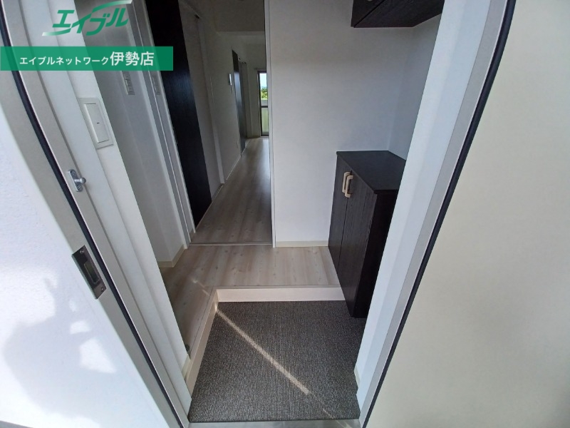 玄関　同型参考写真