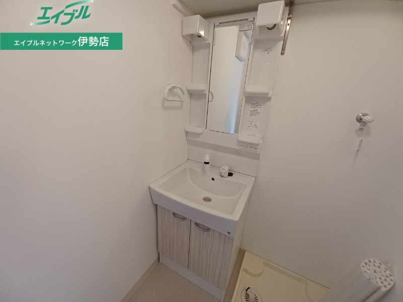 洗面設備　同型参考写真