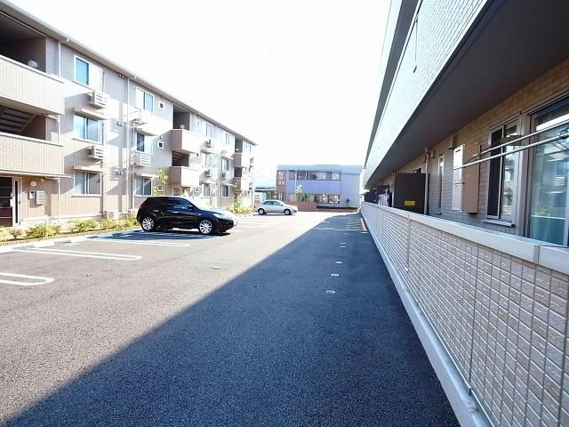 駐車場　駐車場