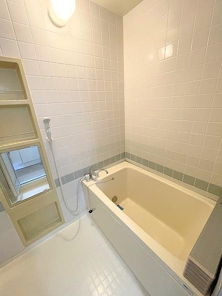 バス・シャワールーム　追い焚き機能付き