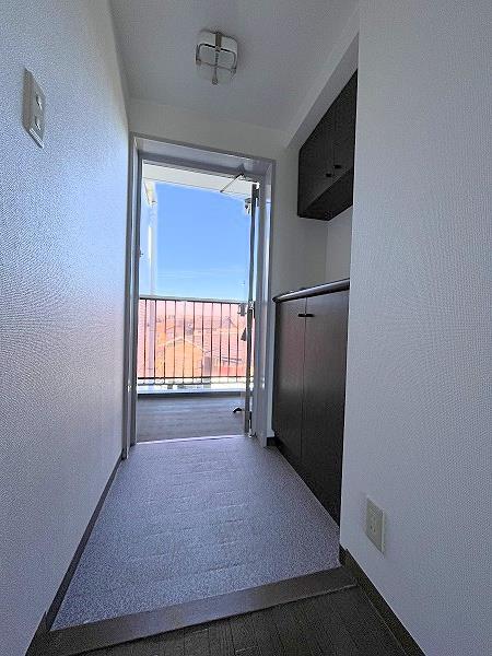 玄関　玄関内側