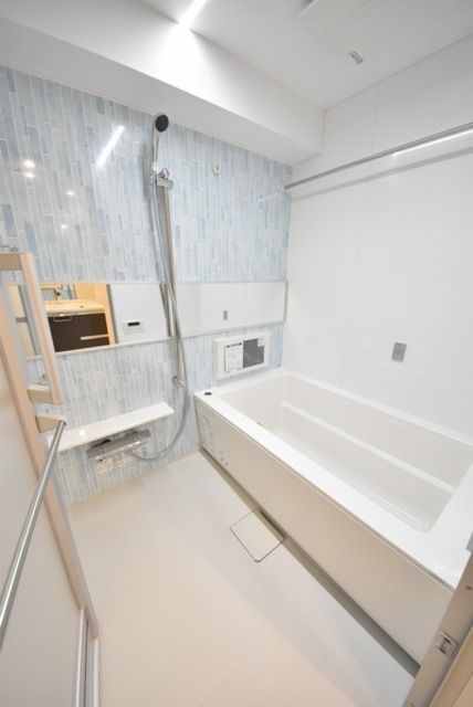 洗面設備　追い焚きも浴室乾燥機もTVもあります