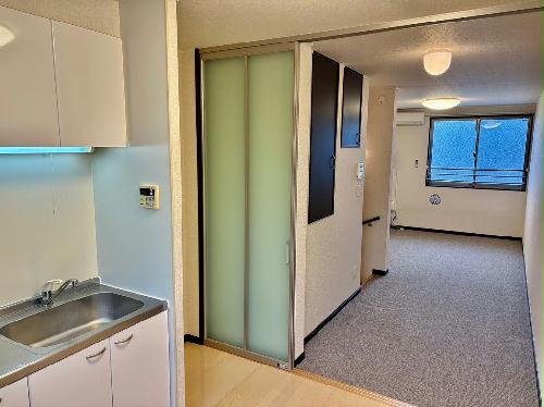 居室・リビング　現状優先。設置は現地と異なる可能性があります。