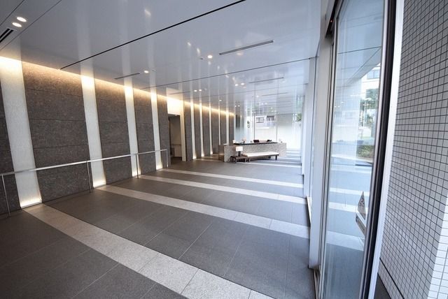 駐車場　駐車場入口