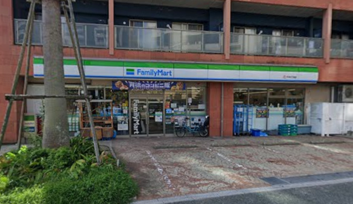 コンビニ　ファミリーマート 千早5丁目店（コンビニ）まで640m