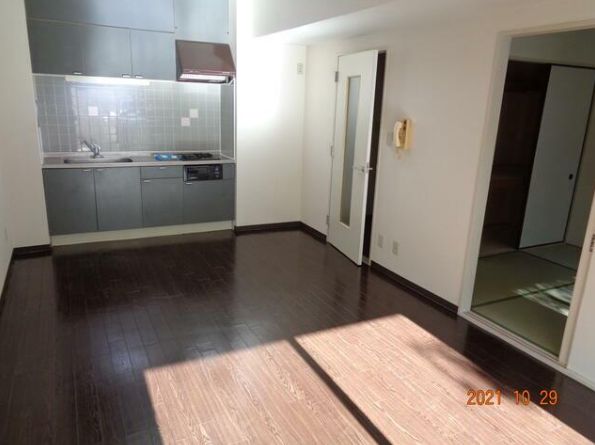 居室・リビング　※別号室参考写真