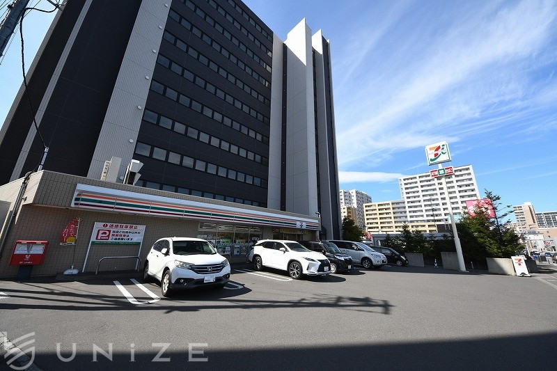コンビニ　セブンイレブン札幌福住1条店（コンビニ）まで120m