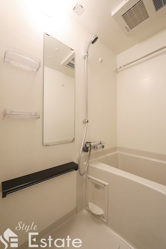 バス・シャワールーム　バスルーム　追い炊き機能付き