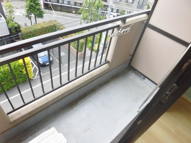 バルコニー　同建物の別号室のお写真です。