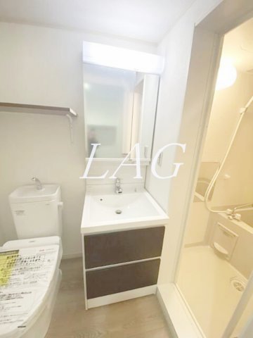 洗面設備　独立洗面台です。