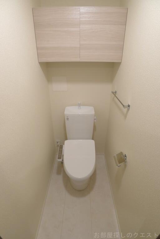 トイレ　(写真は同タイプ）