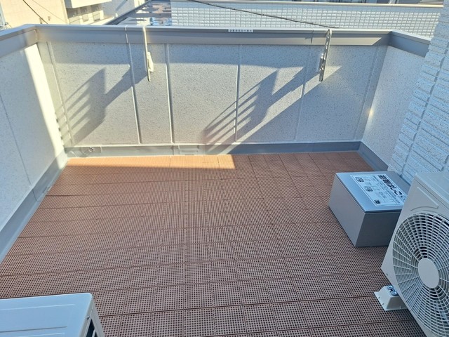 バルコニー　★奥行たっぷりの東側バルコニー★