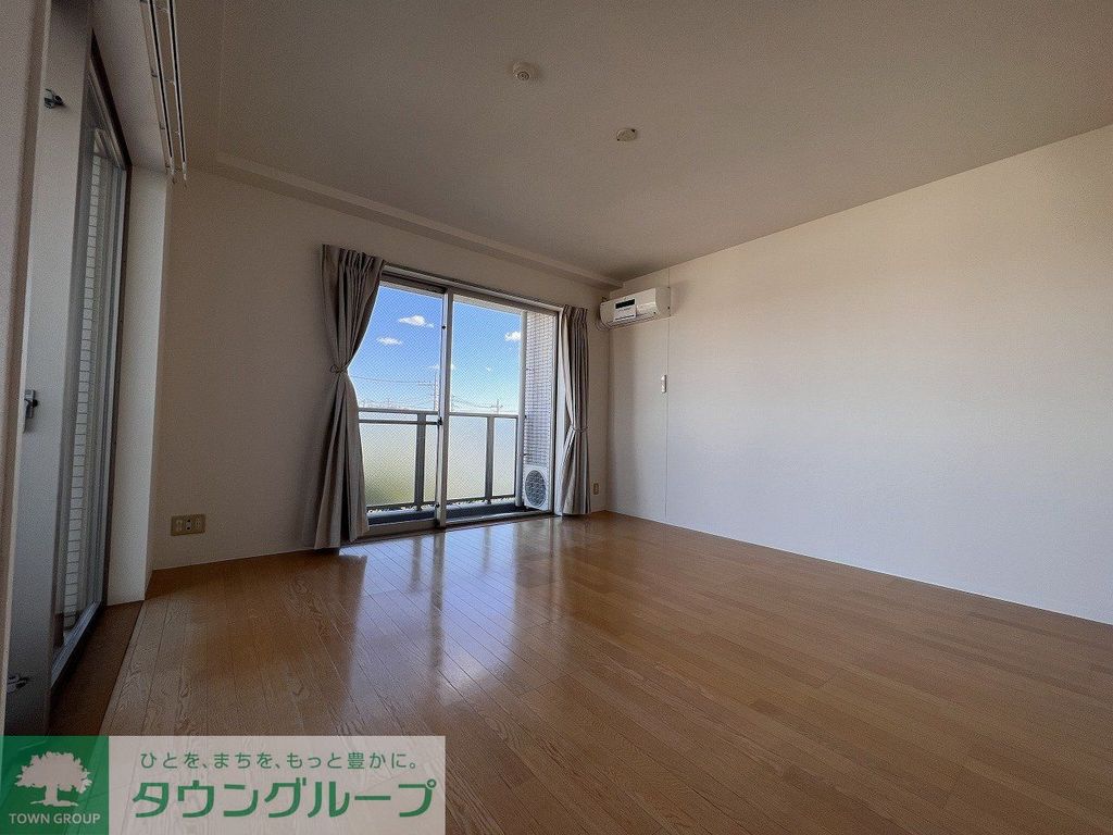 居室・リビング　カーテンは賃貸の対象ではありません