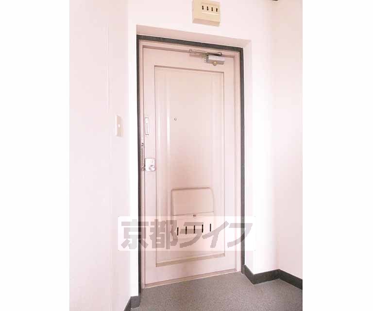 その他設備　しっかりとしたドア。