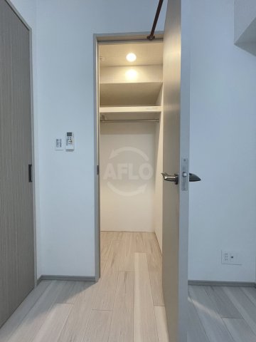 収納　リンクハウス難波元町　ウォークインクローゼット