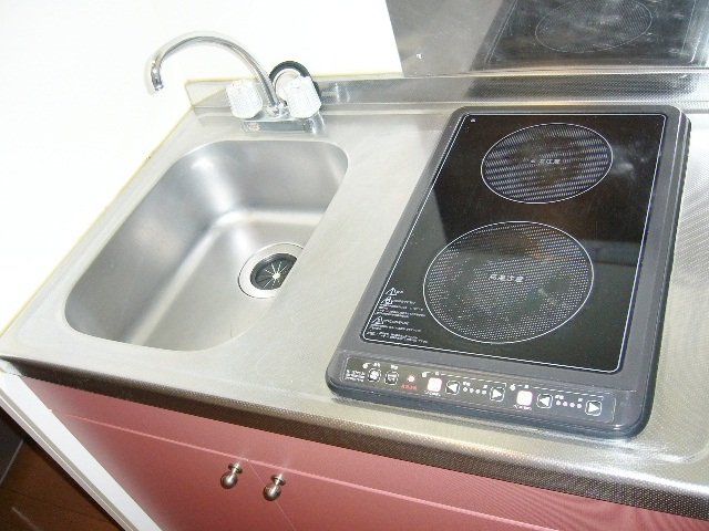 キッチン　２口電気コンロ！ＩＨ対応じゃなくても使えます♪