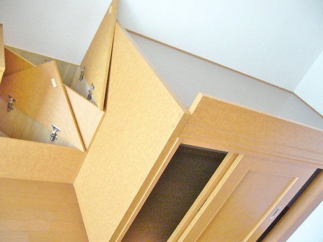 その他　ベッドの下は大容量収納になってます♪