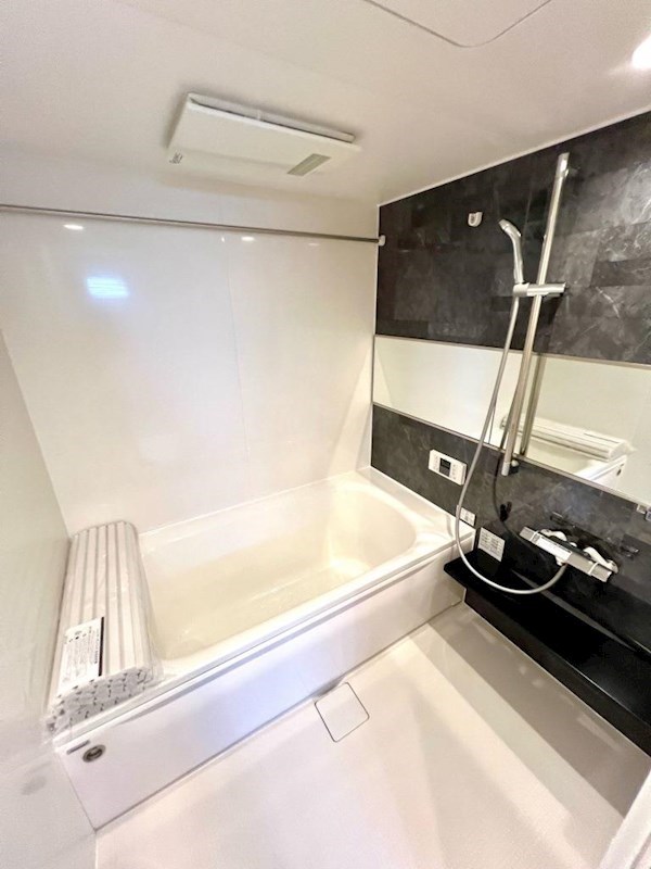 バス・シャワールーム　浴室乾燥機付きバス