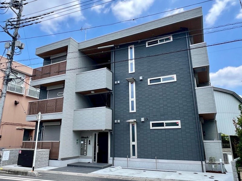 建物外観　草加駅徒歩９分（７２０ｍ）