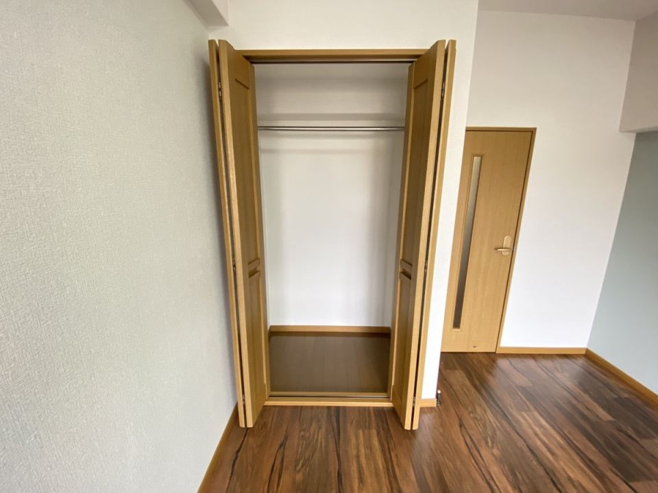 収納　クローゼットも広々☆ハンガーパイプ付☆