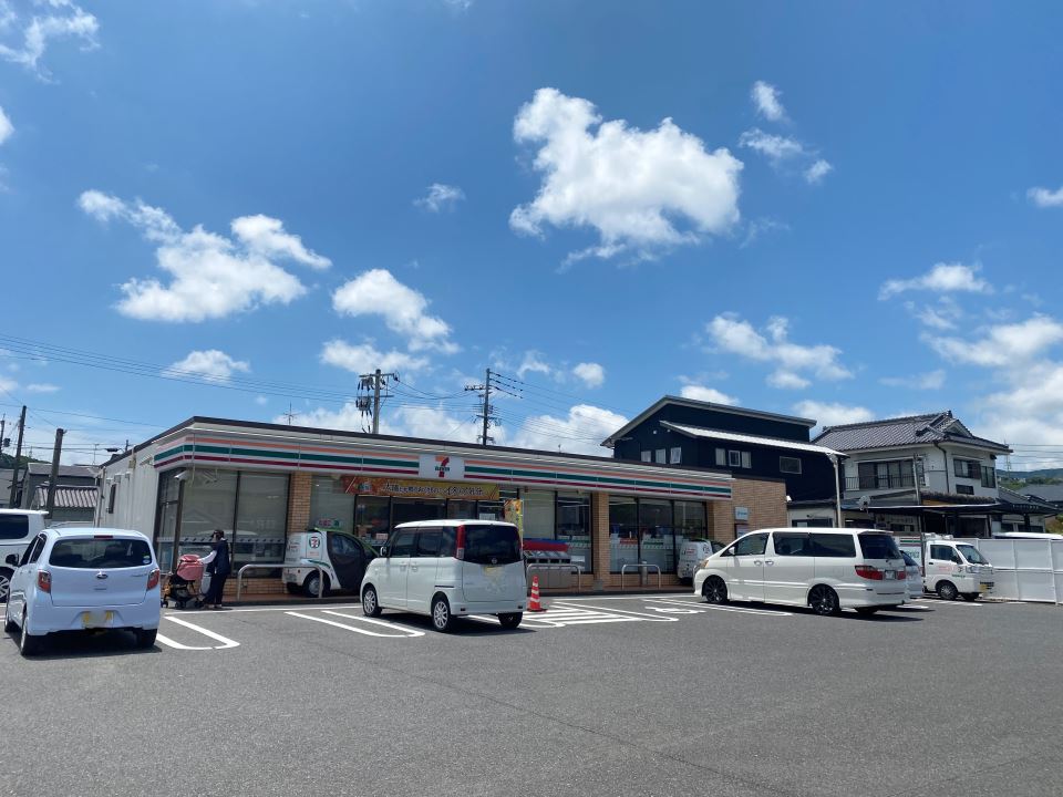 コンビニ　セブンイレブン鹿児島和田１丁目店（コンビニ）まで60m