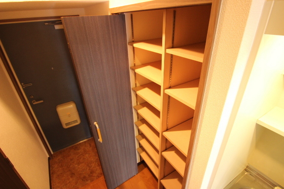 玄関　※別部屋の写真です