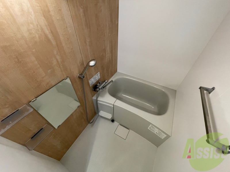 バス・シャワールーム　お風呂になります。一日の疲れを癒してくださいね。