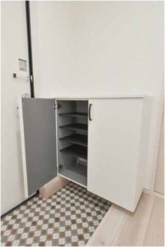 玄関　収納豊富なシューズボックスです♪