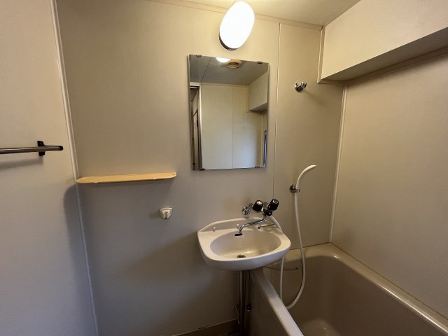 洗面設備　脱衣スペースもあります