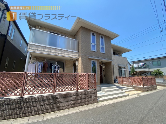 建物外観　人気のロイヤルヒルズ、こちらはＰです。