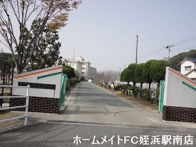 中学校　玄洋中学校（中学校）まで2015m