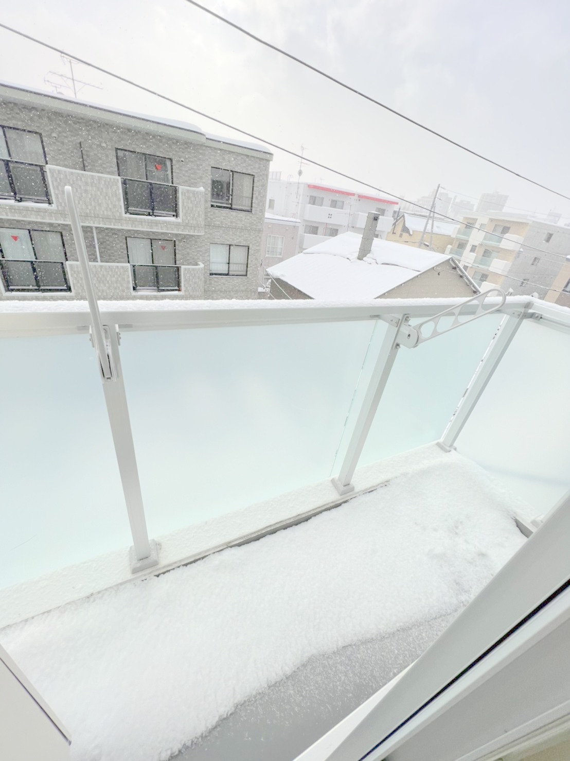 バルコニー　嬉しいバルコニー付き！夏季の洗濯物干しに♪