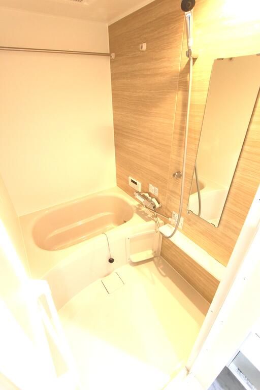 バス・シャワールーム　ゆったり過ごせるお風呂です