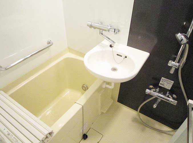 バス・シャワールーム　★洗面台付きバスルーム★