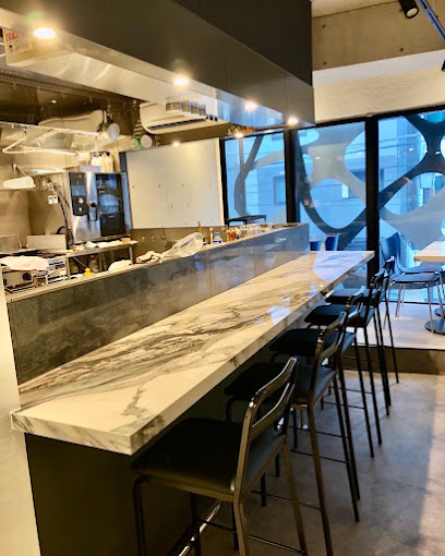 飲食店　GRILL JUBAN(グリル ジュウバン)（飲食店）まで60m