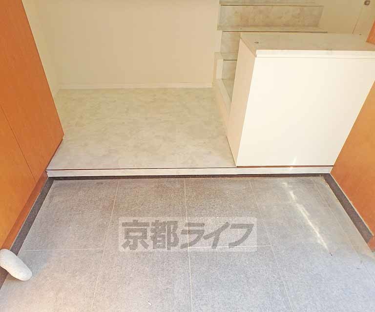 玄関　石タイルデザインのお洒落な玄関です。