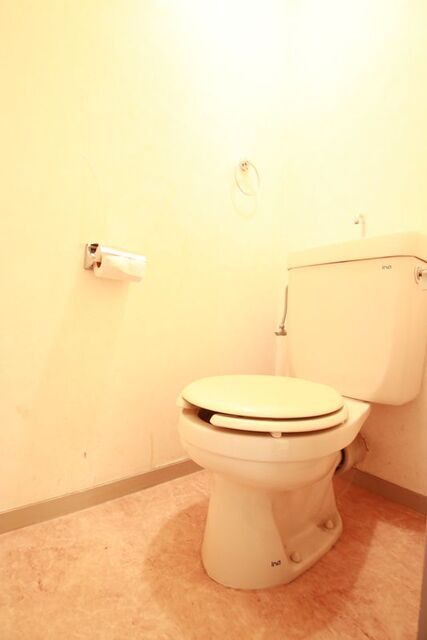 トイレ　別室の参考写真です。※現況優先