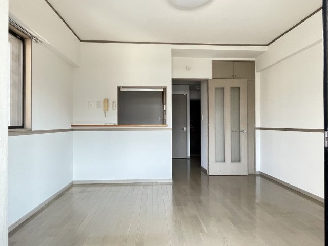 居室・リビング　※別号室参考写真