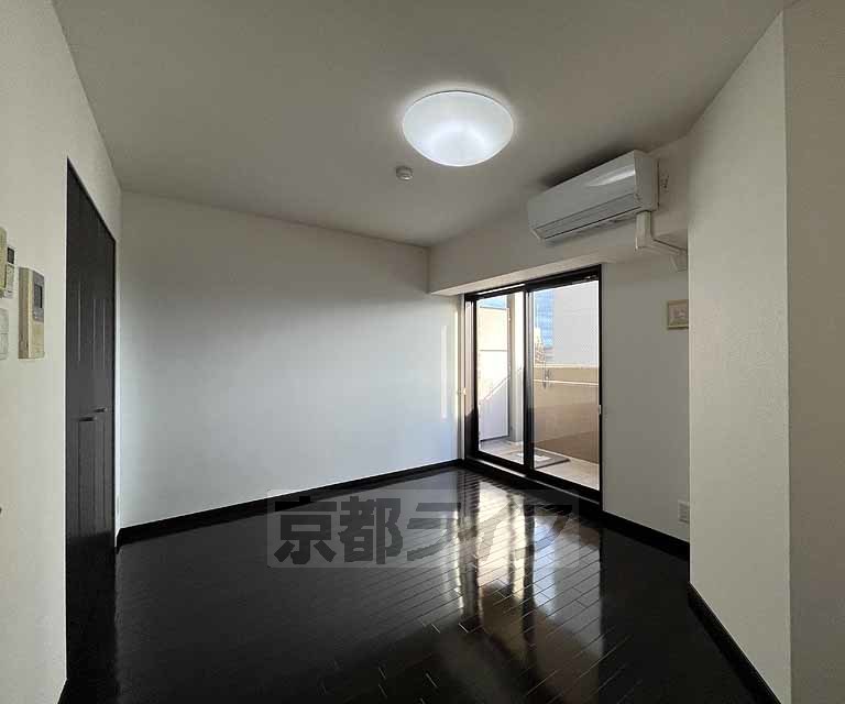 居室・リビング　ひろびろとした居室です。ゆったりくつろげますね。