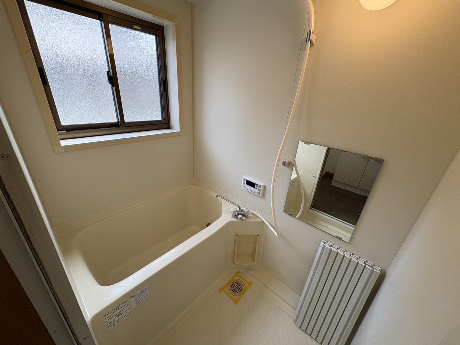 バス・シャワールーム　追い焚き付きなのでゆっくりくつろげます♪