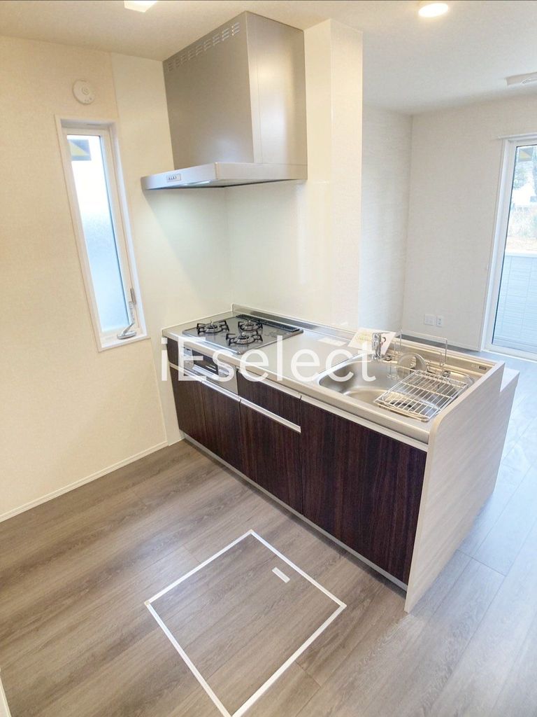 キッチン　お料理好きには嬉しい３口のシステムキッチン