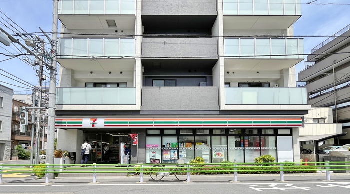 コンビニ　セブンイレブン（コンビニ）まで345m