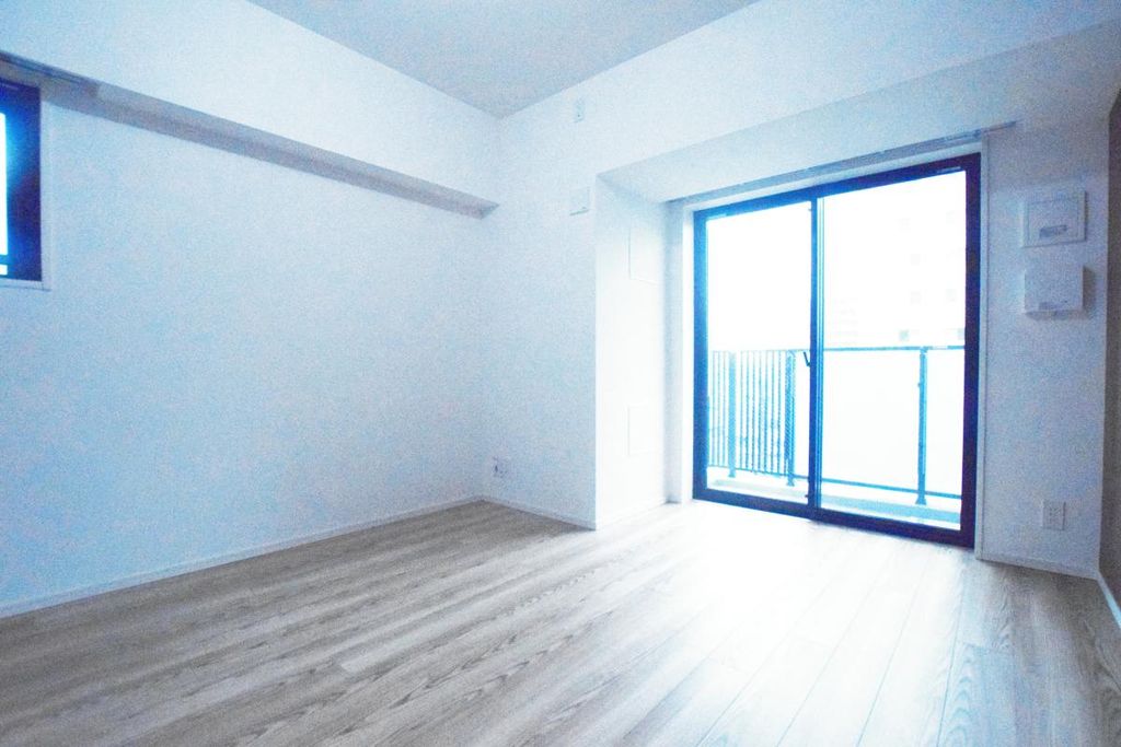 居室・リビング　★床の色見は階数によって異なります★