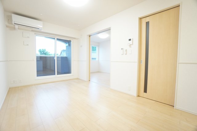 居室・リビング　※同タイプの写真です。