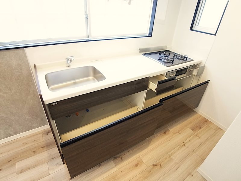 キッチン　☆新品の広々としたキッチン☆