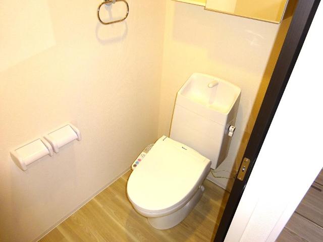 トイレ　温水洗浄便座